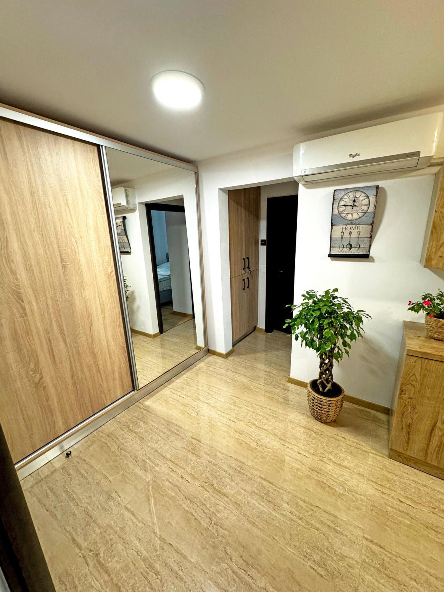 Ultracentral Apartment Тиргу-Жіу Екстер'єр фото